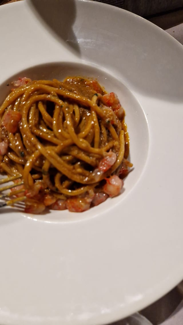 Spaghettone aglio,olio peperoncino e assoluto di Gambero - Barra - Vescovio