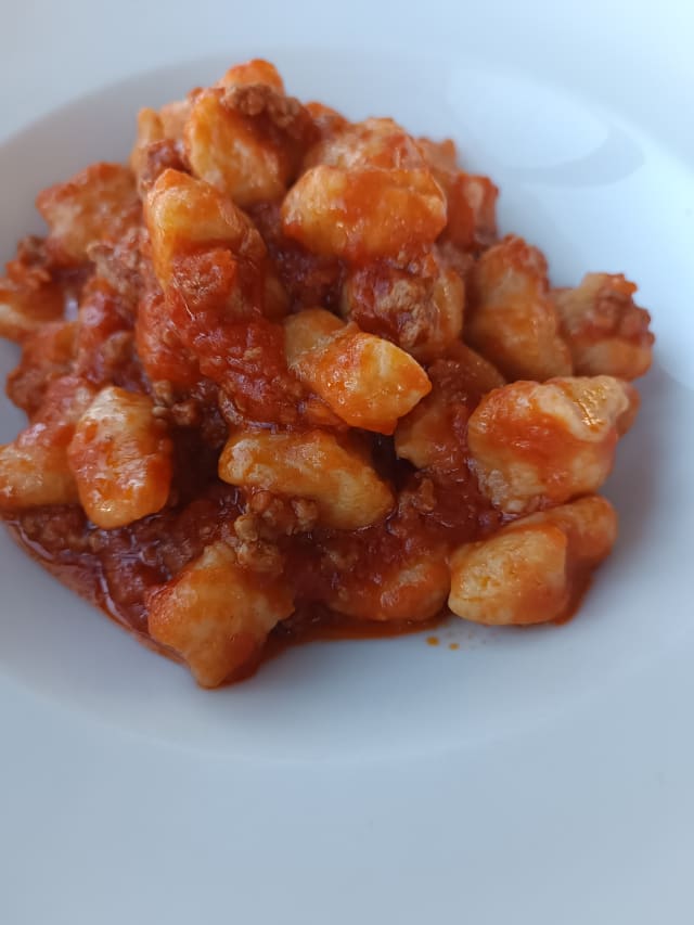 Gnocco “cecato” al Ragù Nostrano - Ristorante Garibaldi