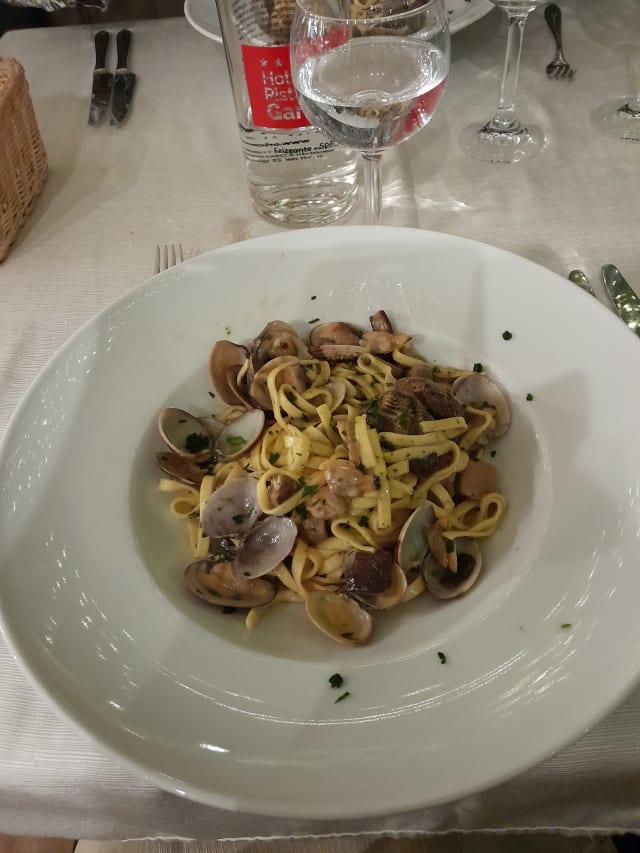 Tagliatelle Vongole Veraci e Porcini - Ristorante Garibaldi