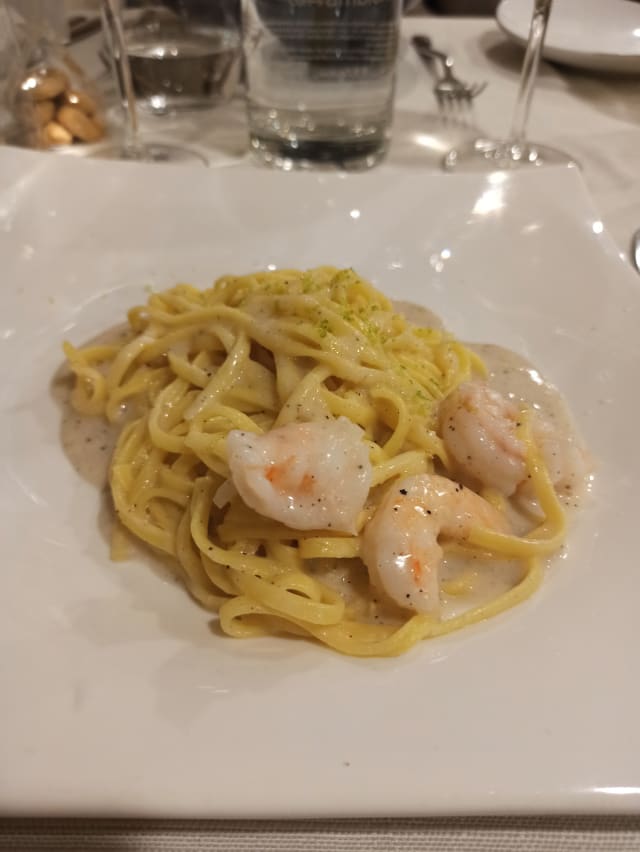 TAGLIOLINI CACIO PEPE E GAMBERI  - Trattoria La Barca