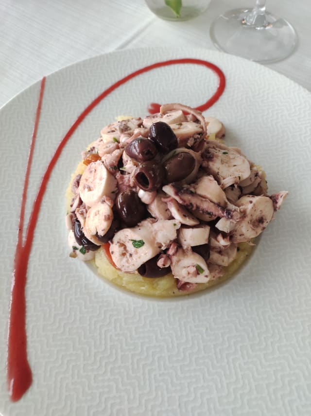 Octopus salad with potatoes and olives - Vittorio al Mare, Genoa