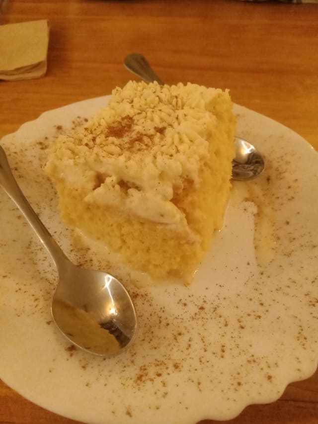 Torta de Tres Leches - Misto, Barcelona