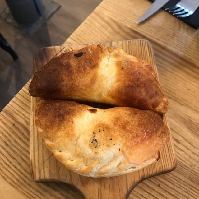 Nos empanadas végetariennes - Café El Sur, Paris