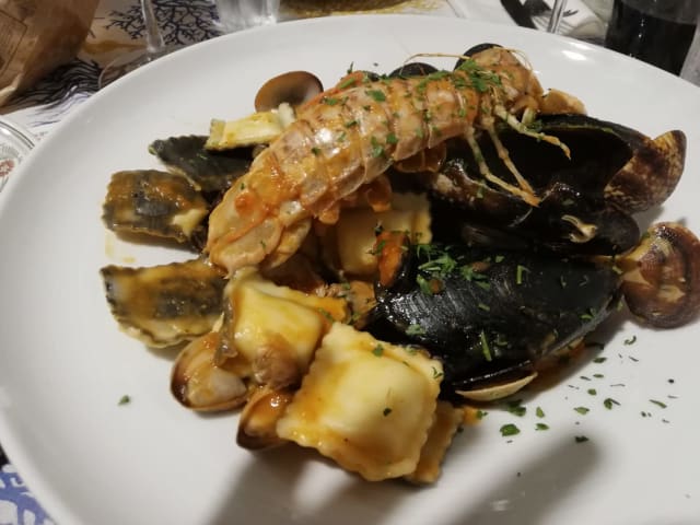 Ravioli di pesce allo scoglio - Trattoria Archivolto Mongiardino, Genoa