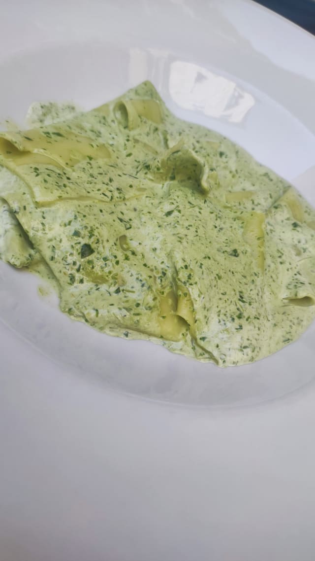 Lasagnetta alla crema di pesto - Trattoria Archivolto Mongiardino, Genoa