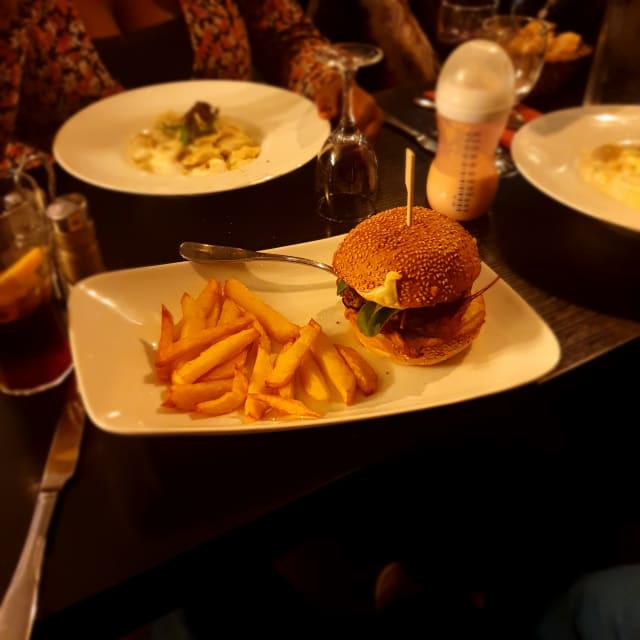 Cheese burger bacon, frites maison - Le Petit Raspail, Levallois-Perret