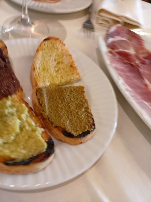 Salumi nostrani e assortimento di bruschette - Bacco Felice, Spoleto