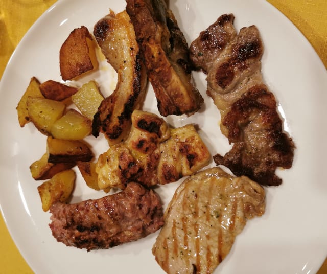 Grigliata mista di carne - La Loggia delle Streghe