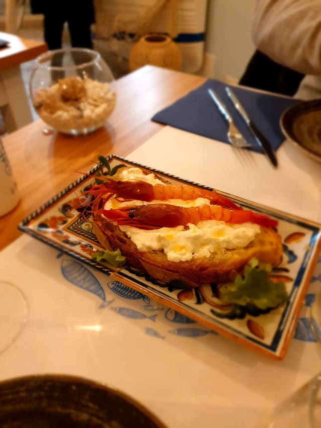 crostone gambero rosso e stracciatella - Bottega di Mare, Milan