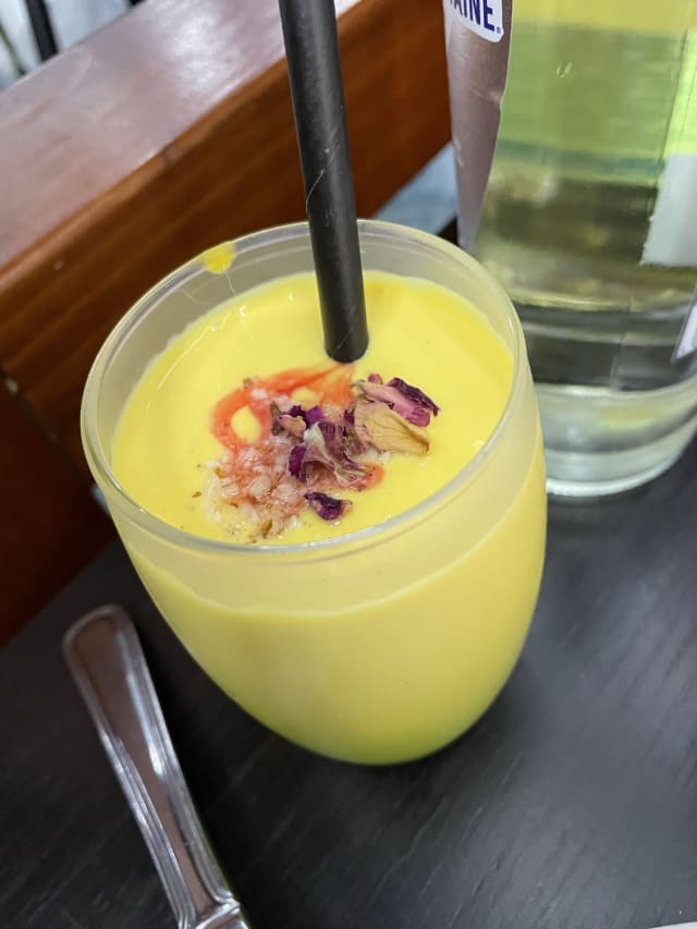 Mango Lassi [koud] - Atithi Indian Restaurant Rotterdam, Rotterdam