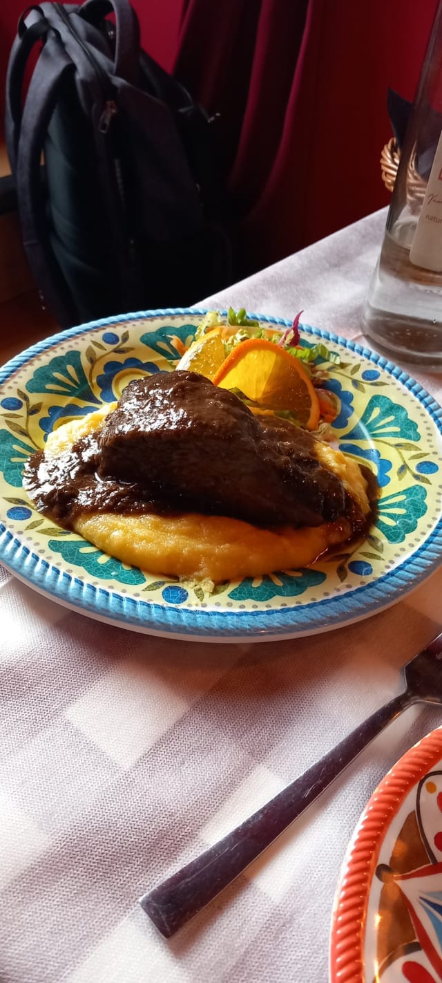 Guancialino all'amarone con polenta - Osteria Alla Torre