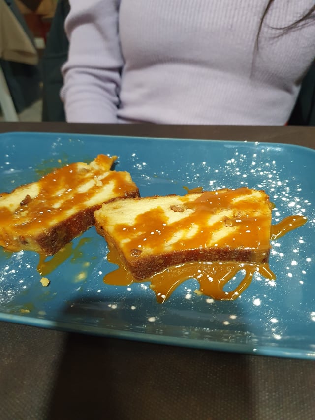 Budin de pan con caramello - La Tranquera Osteria