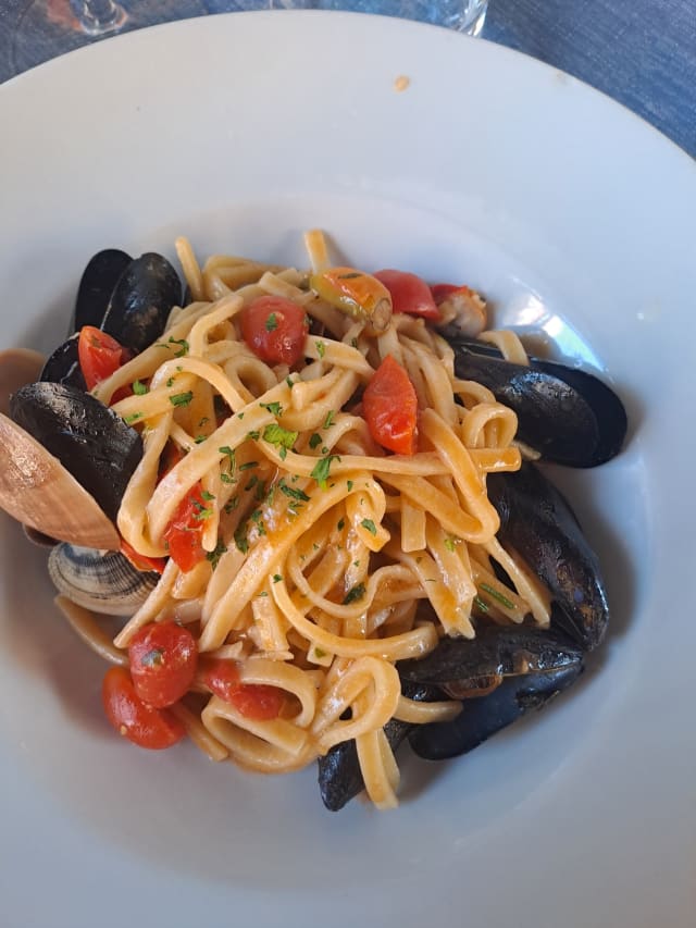 Scialatielli ai frutti di mare - Trattoria del Golfo, Naples