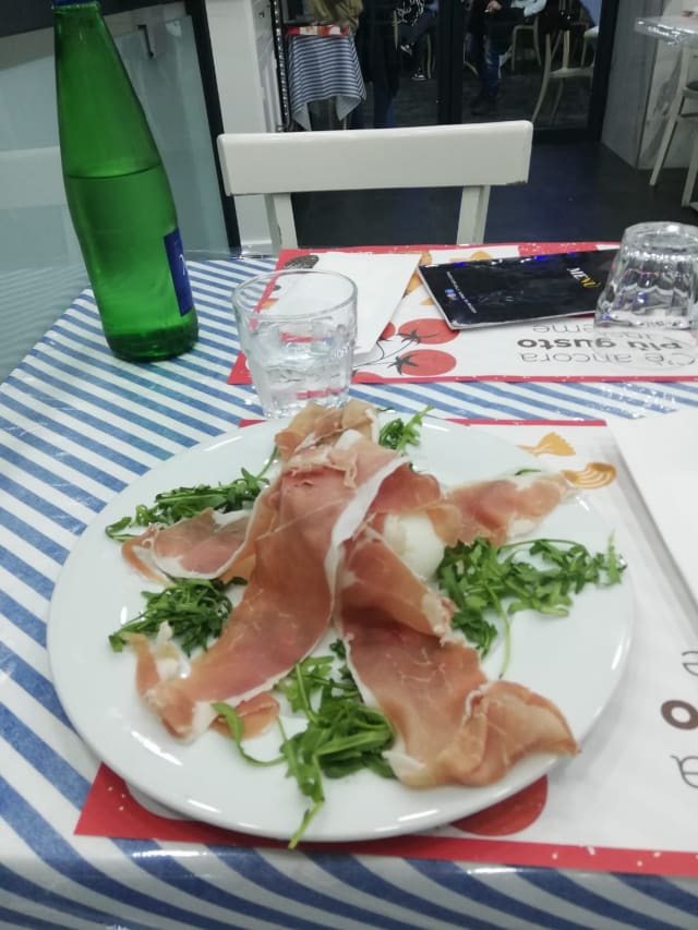 Prosciutto di parma e mozzarella di bufala  - PastaRé, Naples