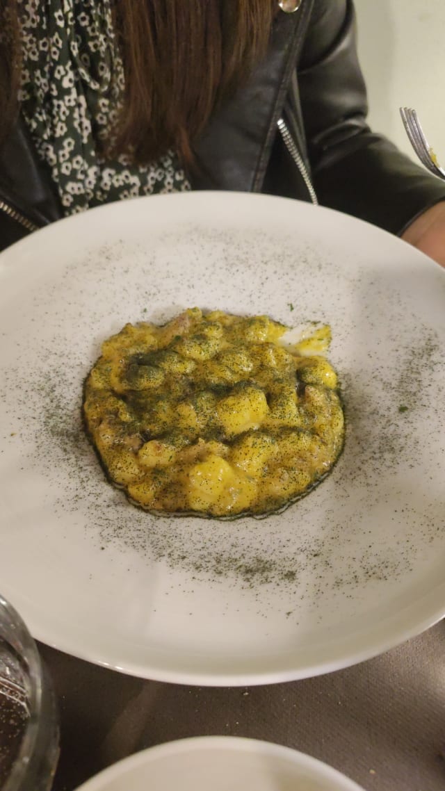 Gnocchetti di  patate biologiche di Camugliano, salsiccia toscana, zucca gialla e cavolo nero - Locanda di Camugliano