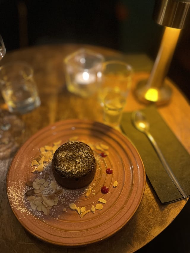 Fondant au chocolat, crème anglaise - Le Gabin, Paris