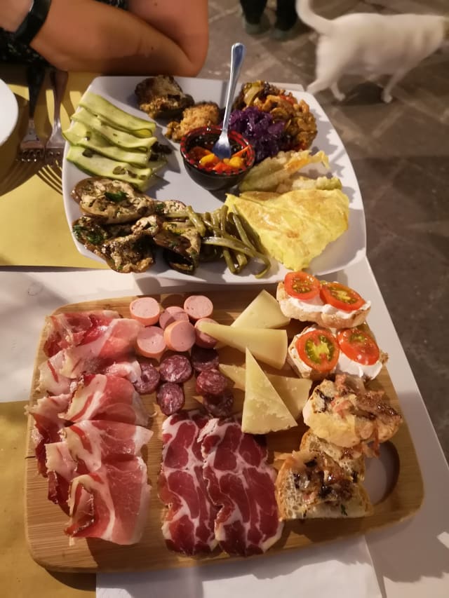 Antipasto di Hans (consigliato per 2 persone) - L'orto di Hans