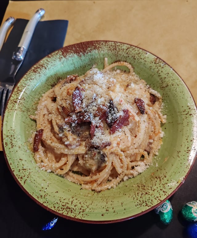 Gricia agli agrumi con arancia, scorza di limone e cacao - Noi Ristorante