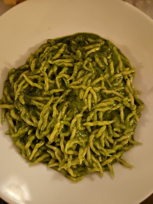 Trofiette al pesto - Osteria Rustichello, Genoa