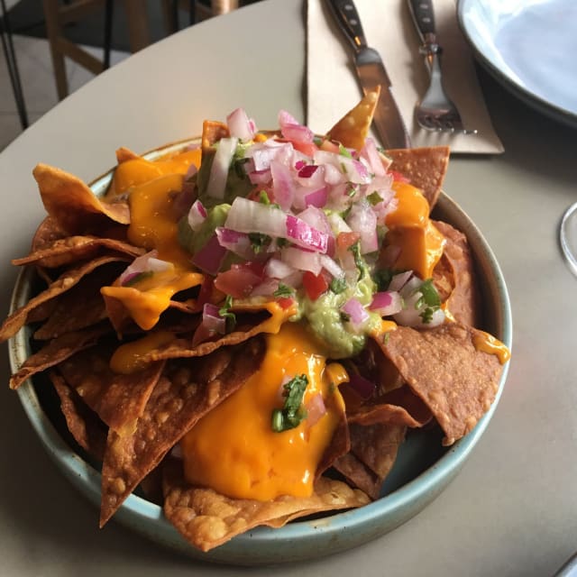 Nachos con Guacamole - Bar Tomeu, Sitges