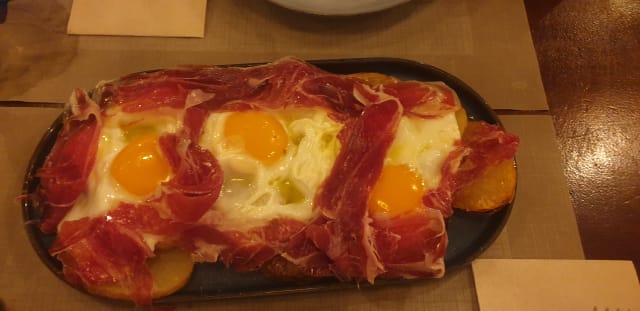 Huevos con jamon - Bar Tomeu