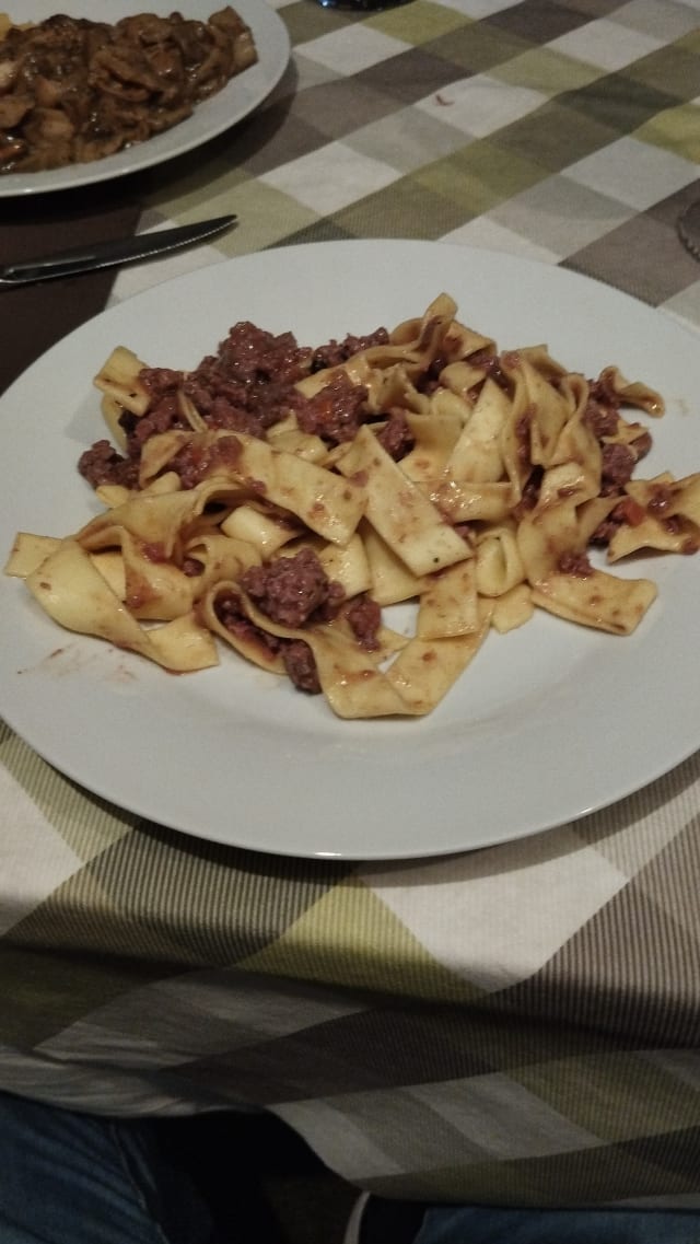 Pappardelle fresche con: ragu’ di cinghiale - Al Rustico