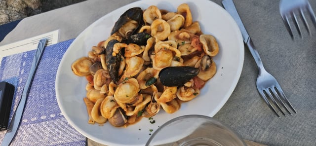 Orecchiette di grano duro ai frutti di mare - La Locanda Degli Angioini