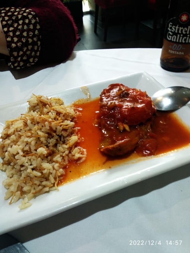 Berenjena rellena de carne con arroz libanes  - Entre Amigos, Aranjuez