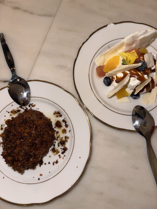 Mousse de chocolate e crumble de pão - Mar&Nada, Lisbon