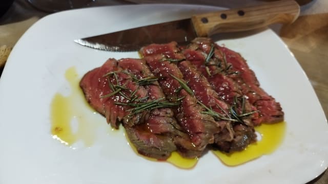 Tagliata di chianina al pepe - La Taverna di Fucile, Montepulciano