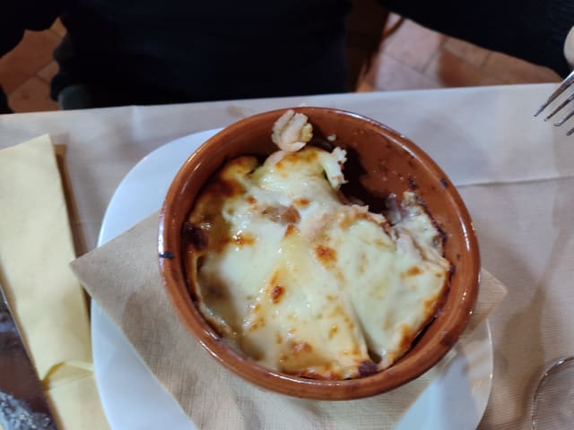 Coccio caldo con pecorino pere e miele - La Taverna di Fucile, Montepulciano