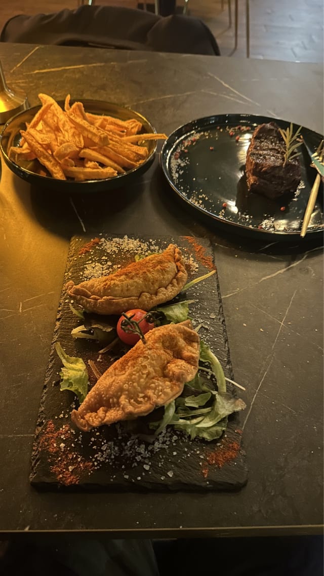 Empanadas Argentine - Timon Grill Milano