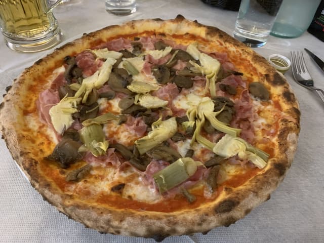 Capricciosa - Ristorante Pizzeria Rossini