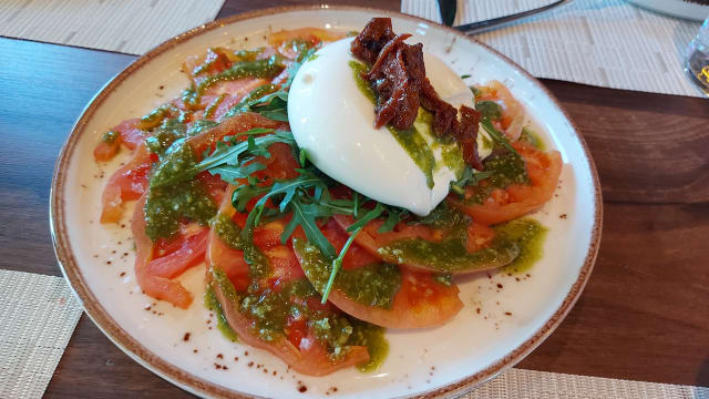 Ensalada de burrata - Valhalla , Alpedrete