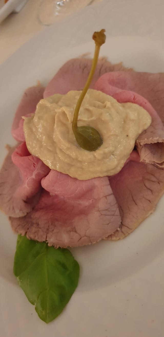 Vitello tonnato - Terra di Mezzo