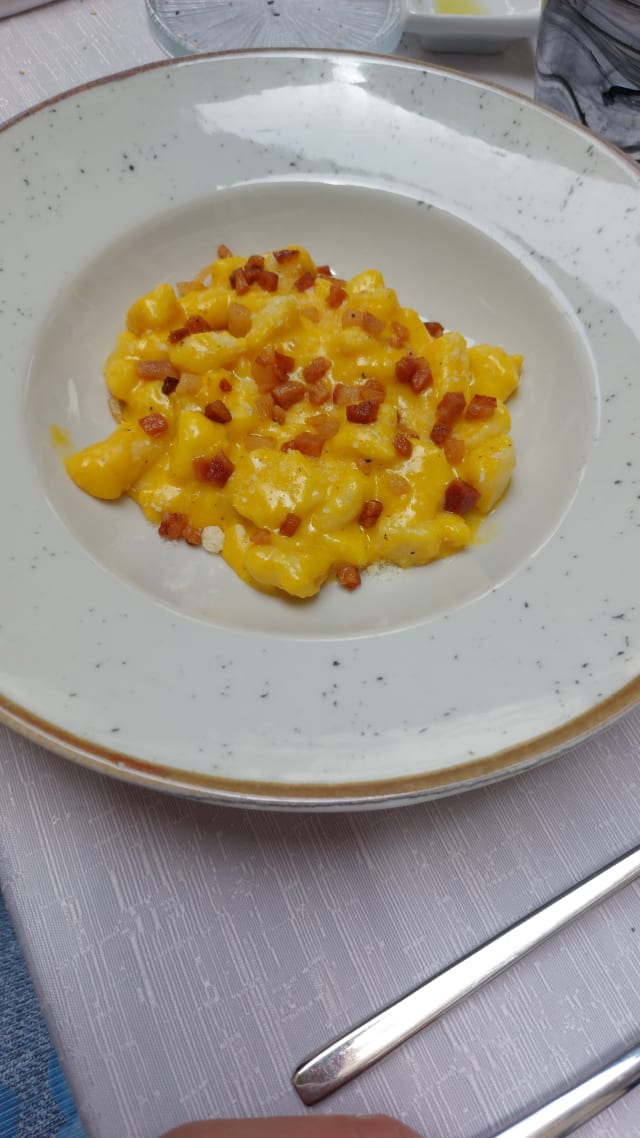 Gnocchi di patate alla carbonara - Manteca, Salerno