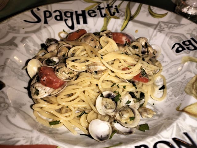 Spaghetti alle vongole - Trattoria Antica Torre