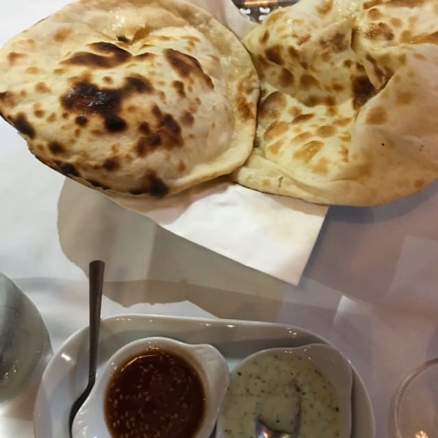 Cheese naan pane formaggio - Ristorante Indiano Gandhi, Turin