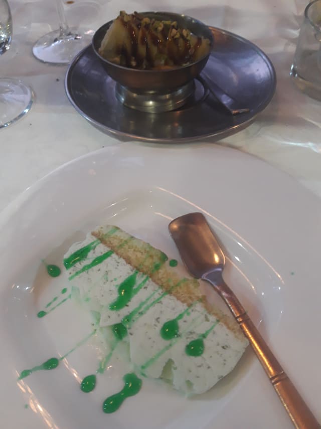 Dolce torta semifreddo menta - Ristorante Indiano Gandhi