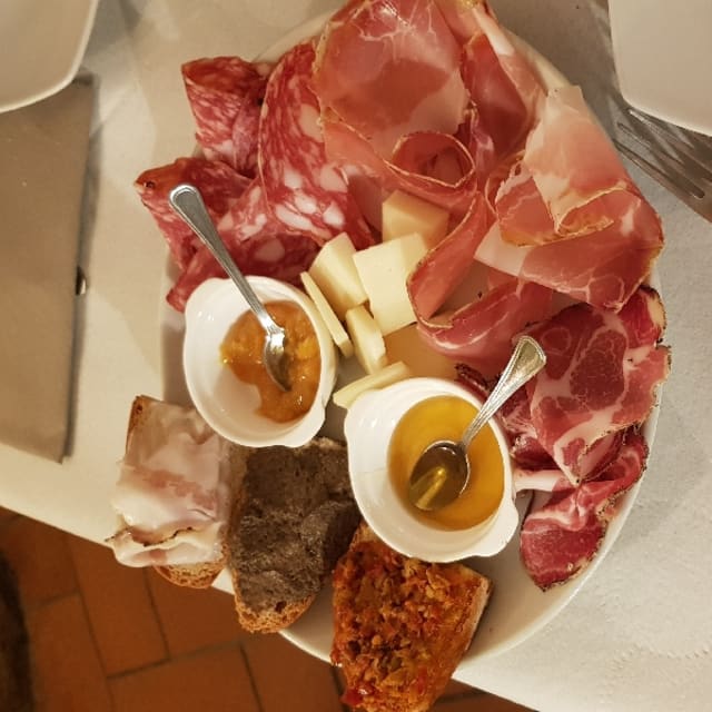 mix salumi toscani - Hosteria del Borgo