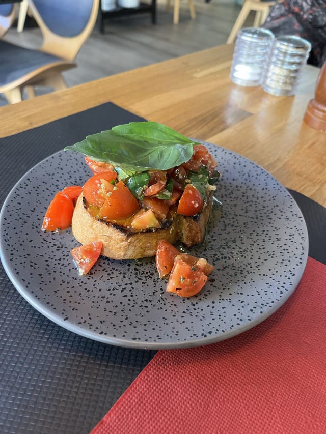 Bruschetta (la pièce) - Bella Italia, Lausanne