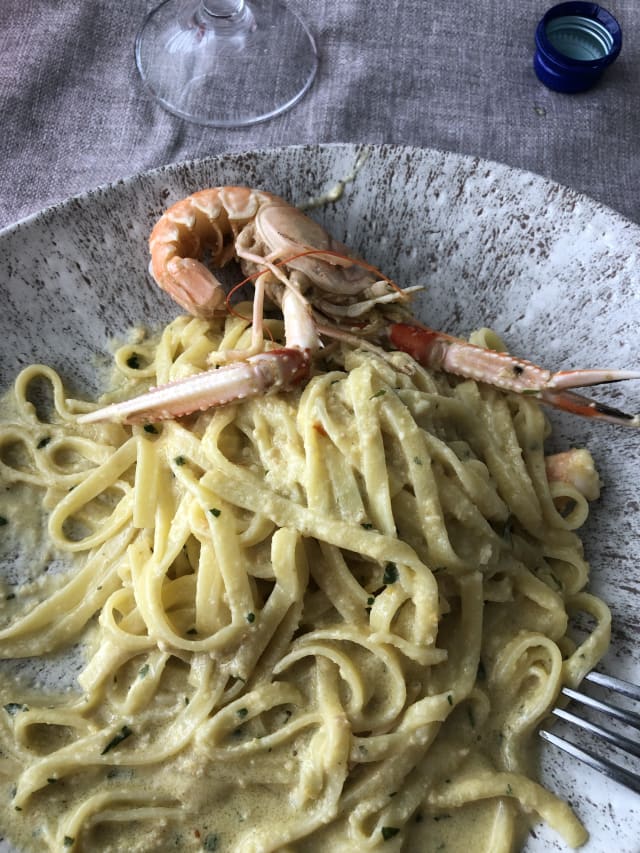 Tagliolino  scampi ,PESTO DI AGRUMI E MANDORLE - La Rosa dei Venti