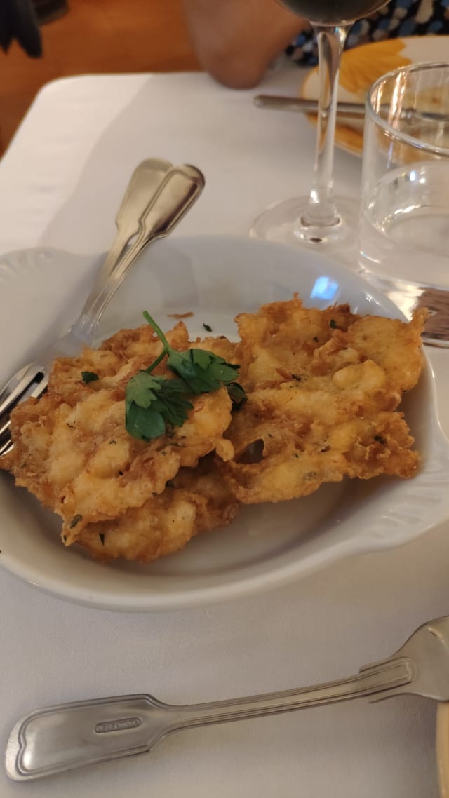 Mini pataniscas de bacalhau - Restaurante Trivial