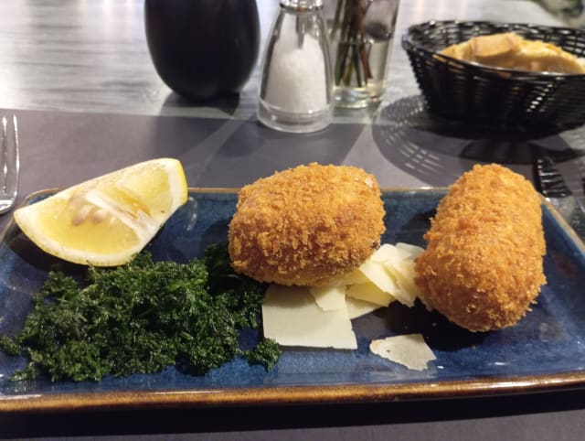 croquettes aux crevettes - Dandy bar&kitchen, Brussels