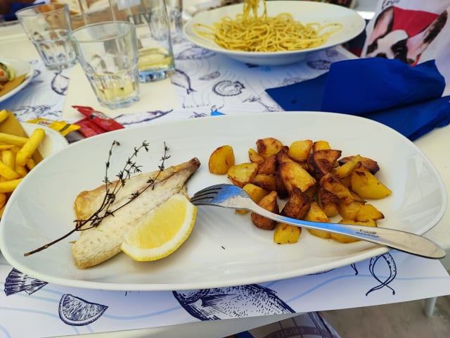 Filetto di orata al forno con patate arrosto - Chalet Ristorante GLU Mirage