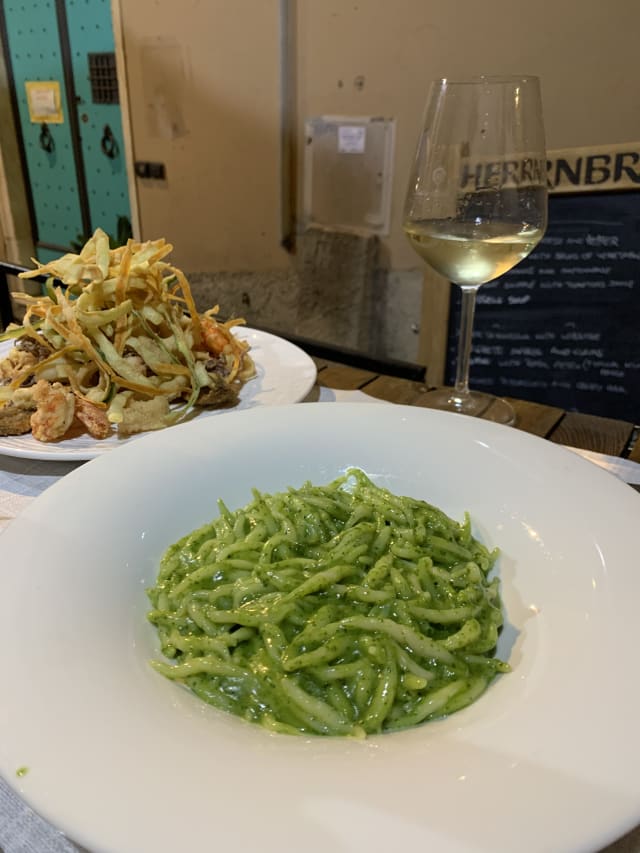 Trofie al pesto  - La Cantina Clandestina, Genoa