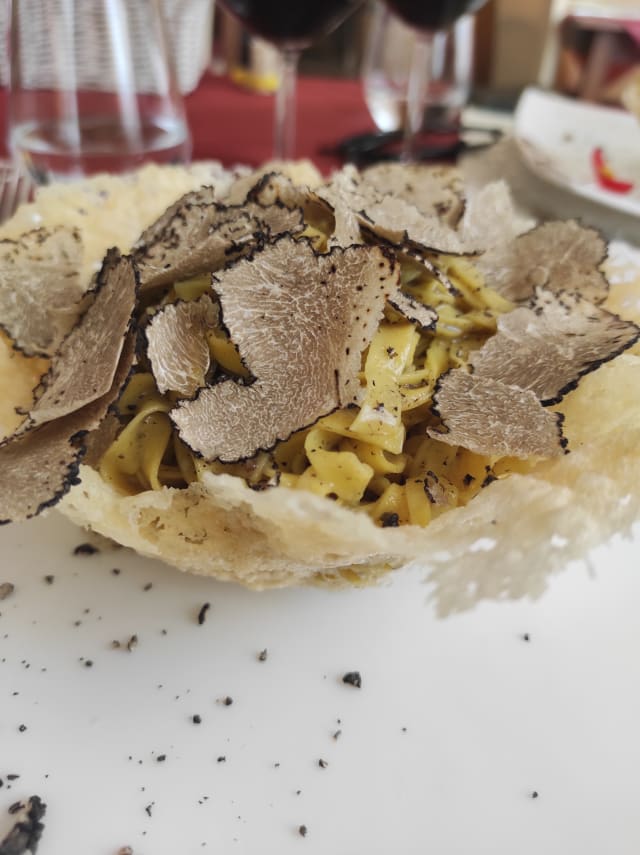 TAGLIOLINI AL TARTUFO NERO - Il Fungo