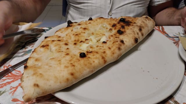 Calzone crostino - Anema e Core da Rosa e Stefan, Civitavecchia