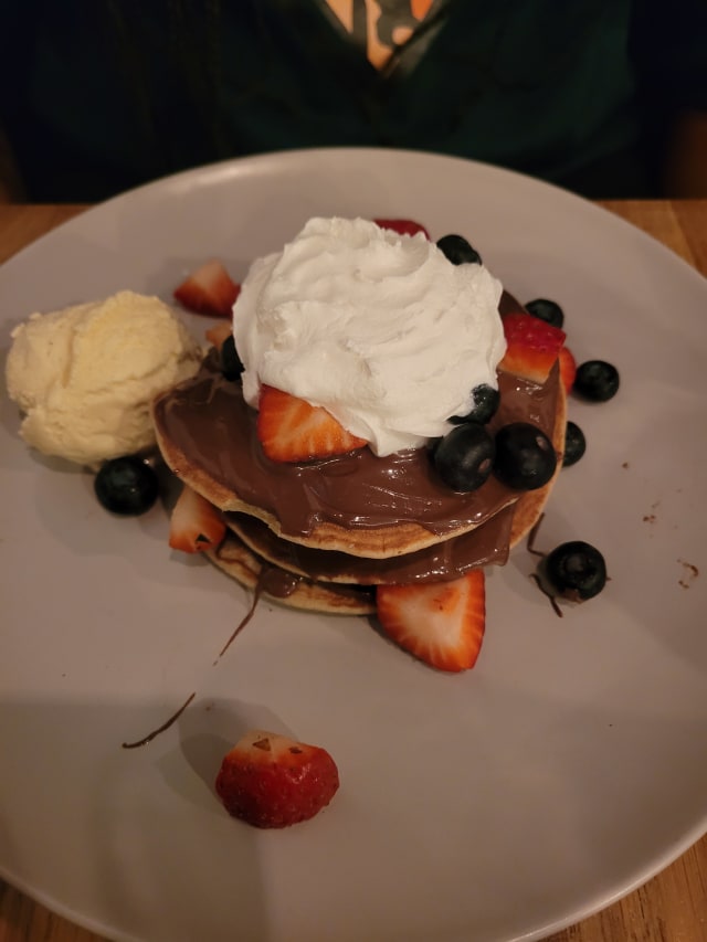 Pancake, nutella, fruit rouge, grace fraise artisanale, chantilly, amande - Diagon Elley, Levallois-Perret