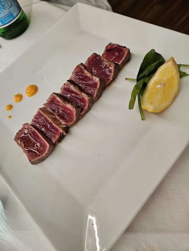 Tagliata di tonno rosso  - Mariani Ristorante